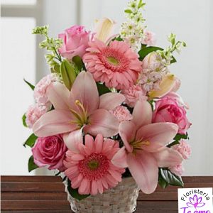 Centro de mesa con lirios y gerberas en cali