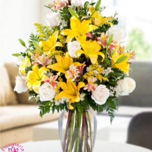 Florero de lirios con rosas en cali